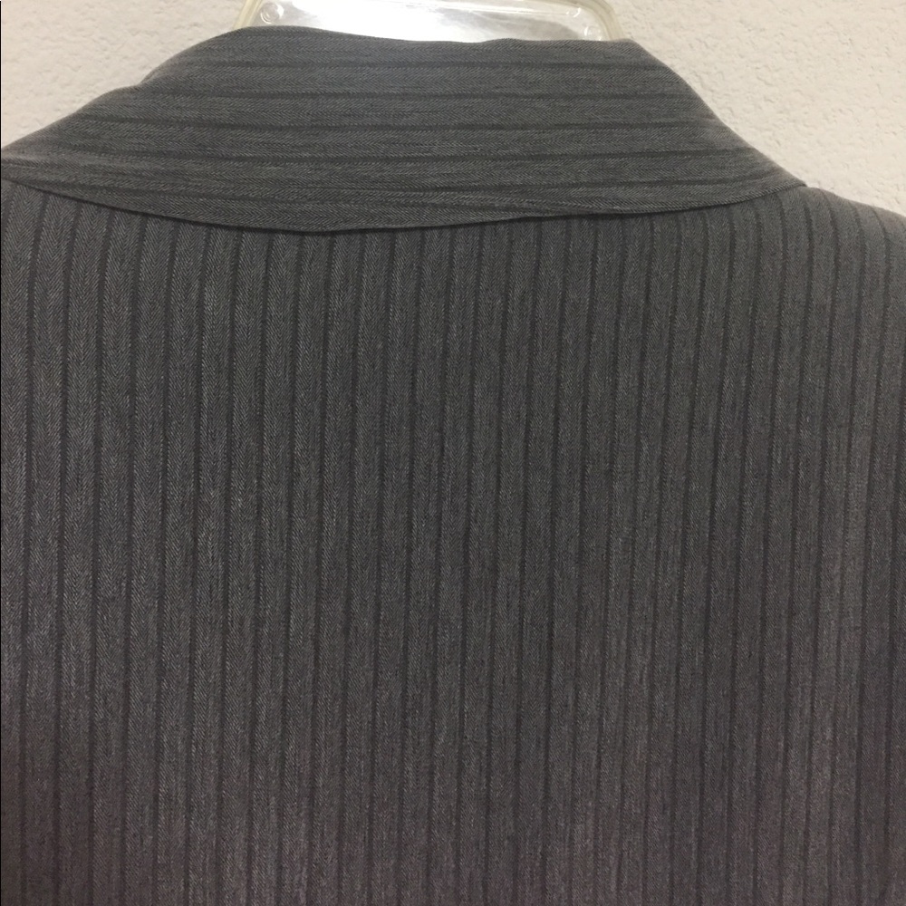 Gray striped blazer - Picture 5 of 6